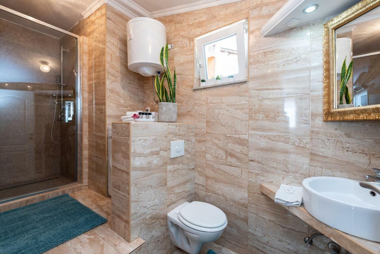 Marant Apartment *
